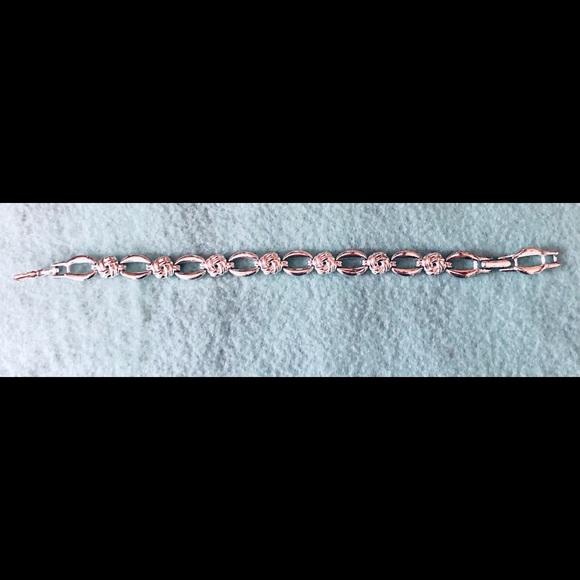 SilverTone Link Bracelet - Picture 2 of 6